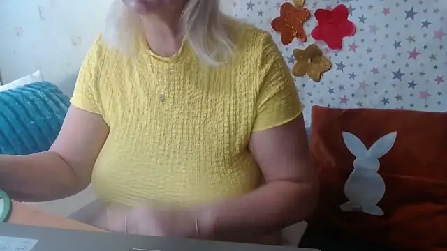 QueenLana live sex cam