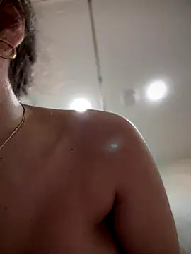 QuietNicole live sex cam