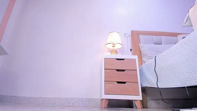 megan_rous_'s cam snapshot