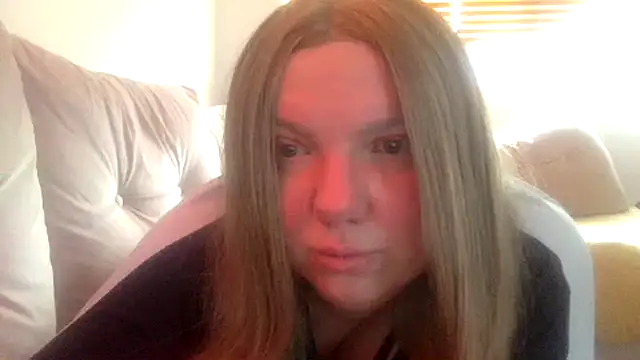 Dolaa11's cam snapshot