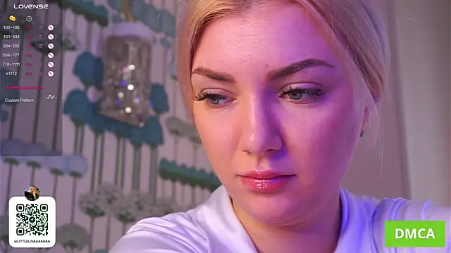 ElizzaBed's cam snapshot