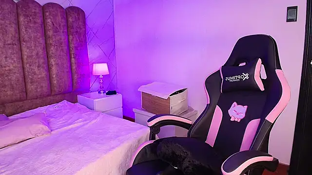 Fluffy_Bubble21's cam snapshot