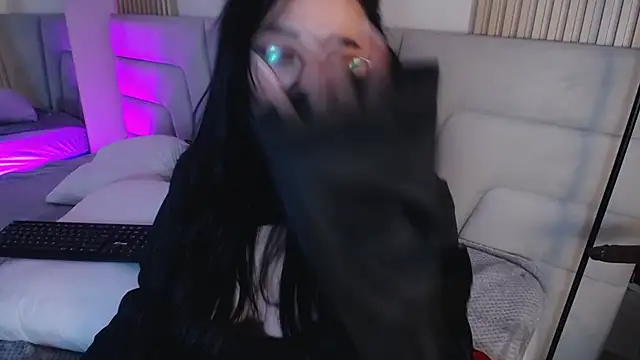 Miss_Loise's cam snapshot