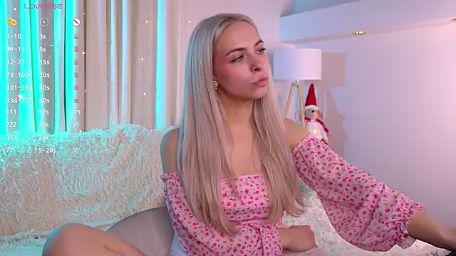 ShinyBarbie's cam snapshot