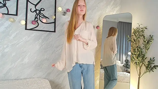 LiandraNelson's cam snapshot