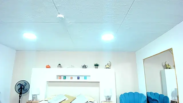 Sophie_Russell_'s cam snapshot