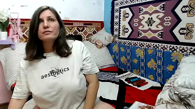 AdelineBlueEyes's cam snapshot