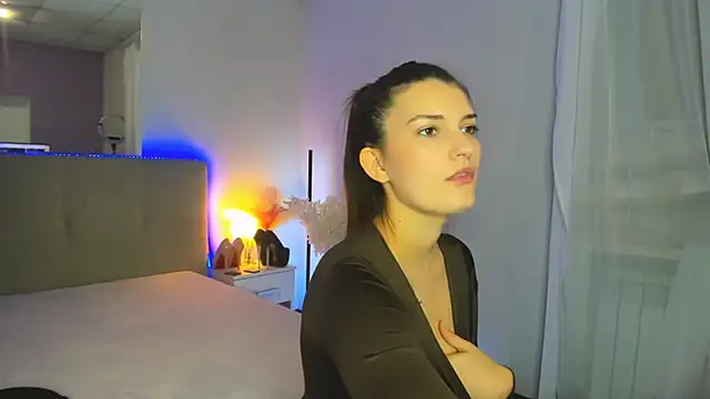 Laura_Leee's cam snapshot