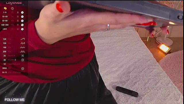 Lolly_Neal's cam snapshot