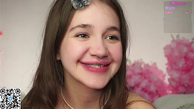 AmiLewis live sex cam