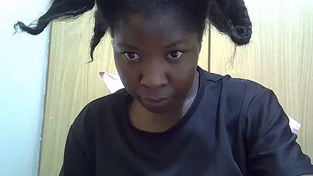 pretty_brina's cam snapshot