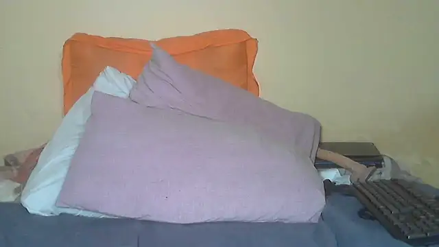 AnnabigpussyXO's cam snapshot