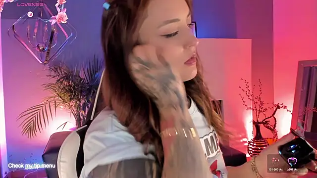 Megan_inked's cam snapshot