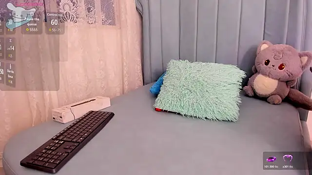 AlexaFoxy18's cam snapshot