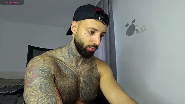 MasculineGuy99 live sex cam