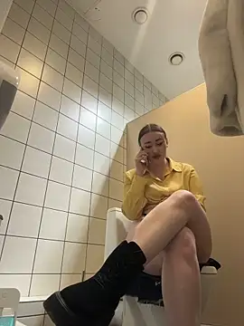 KiraSunshine live sex cam