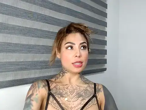 EmiliMontero live sex cam