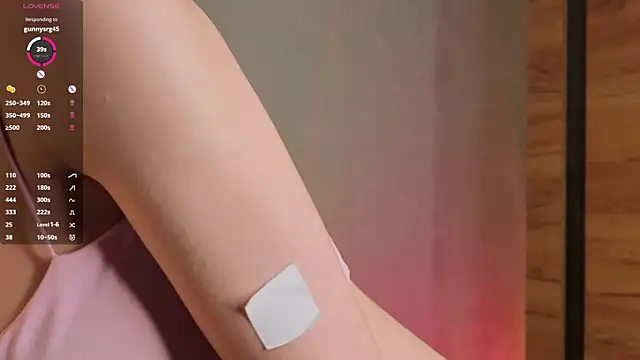 BlushinBloom's cam snapshot