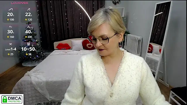 BlondeBrilliant7's cam snapshot