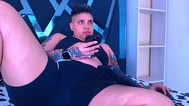 karla_sexy21's cam snapshot