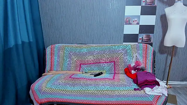 pa1e_pr1ncess's cam snapshot