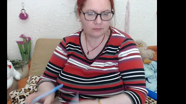 PlayfullMature's cam snapshot