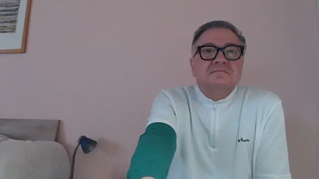 YOU6me's cam snapshot