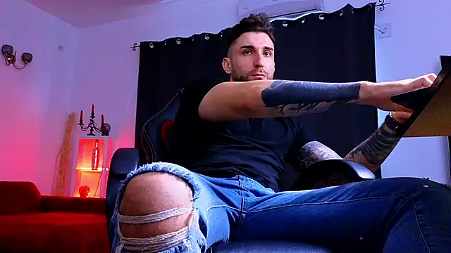 MightyAaron66's cam snapshot