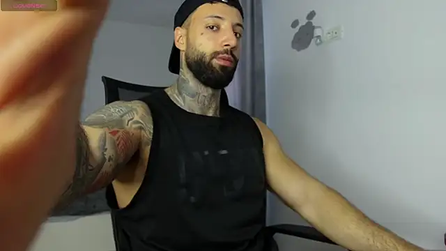 MasculineGuy99's cam snapshot