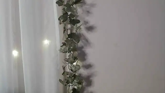 angelainparis28's cam snapshot