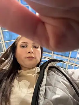 ZaraHill live sex cam