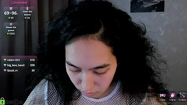 FlirtyAura live sex cam