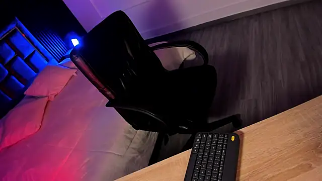 Sienarosewood live sex cam