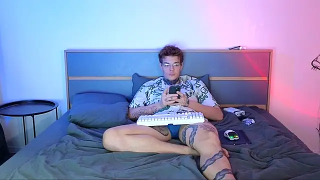 DENIS_HERE's cam snapshot