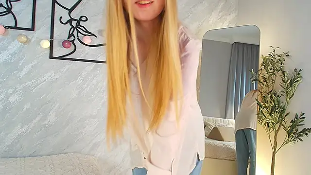 LiandraNelson's cam snapshot