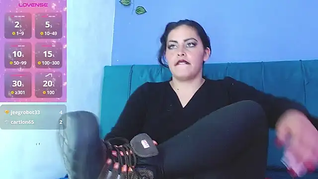 amara_leoncm's cam snapshot