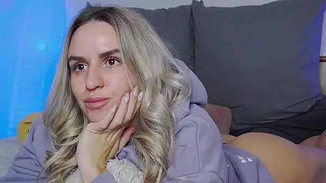 SofiJames's cam snapshot