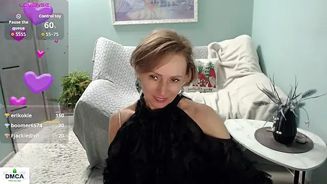 HornyMilf_777's cam snapshot