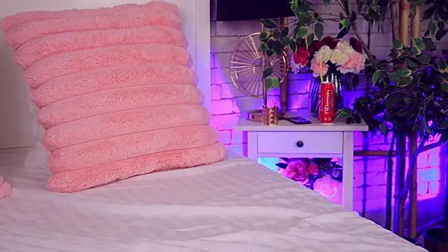 CarlaWhite live sex cam