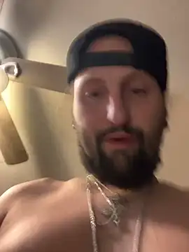 BobbyQ29 live sex cam