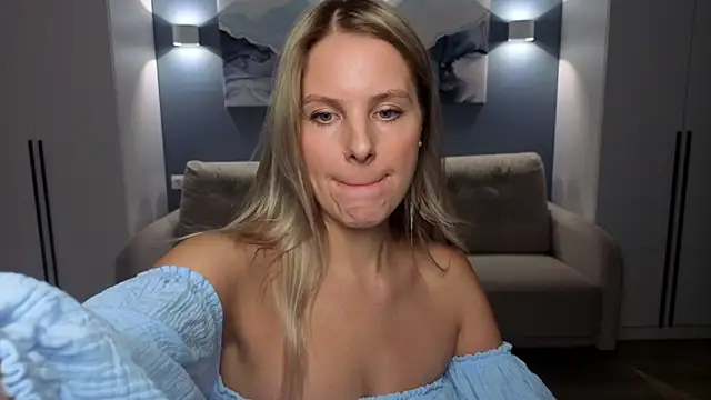 MelanieBennett's cam snapshot