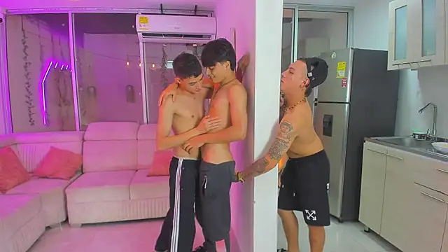 Houseofwarrios live sex cam