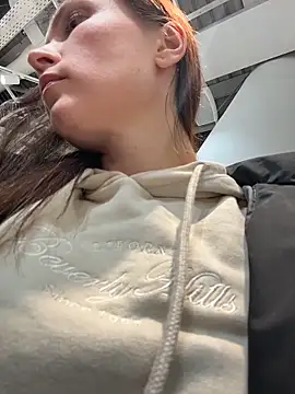 ZaraHill live sex cam