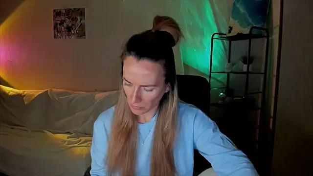 RebeccaMartinez live sex cam