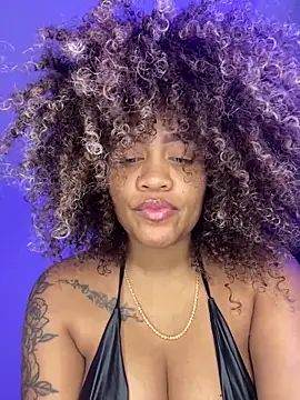 riri_brunnete's cam snapshot