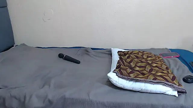 AfricanPopi's cam snapshot