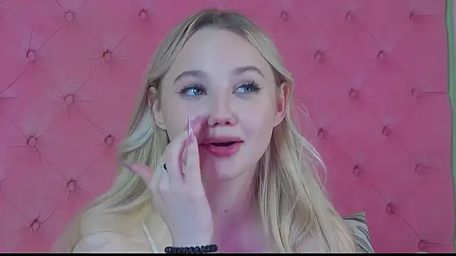 Sky_Cutie's cam snapshot