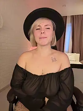 Charming_Daphny's cam snapshot