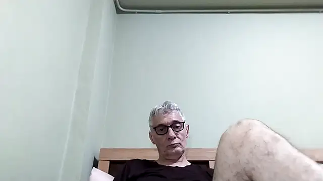BIGUNCUTHARDCOCK live sex cam