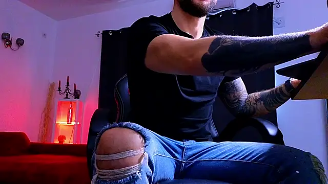 MightyAaron66's cam snapshot